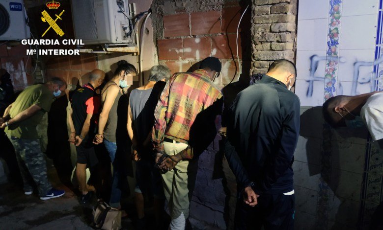 34 detenidos en Cartagena por la Guardia Civil tras desmantelar una organización criminal que dirigía una treintena de puntos de venta de droga 1 34 detenidos en Cartagena por la Guardia Civil tras desmantelar una organización criminal que dirigía una treintena de puntos de venta de droga