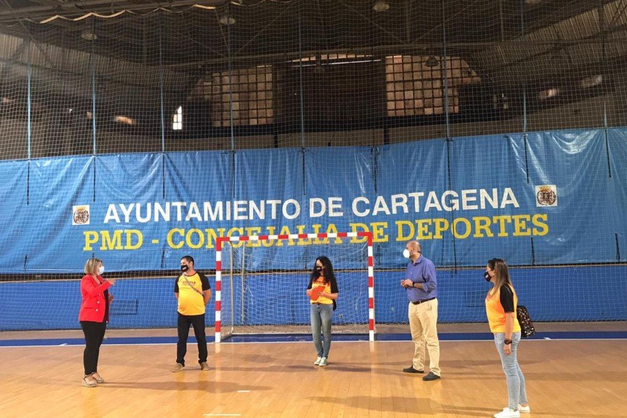 Deportes reparará el pavimento de la pista exterior y el rocódromo del Pabellón Municipal Cuatro Santos 1 Deportes reparará el pavimento de la pista exterior y el rocódromo del Pabellón Municipal Cuatro Santos