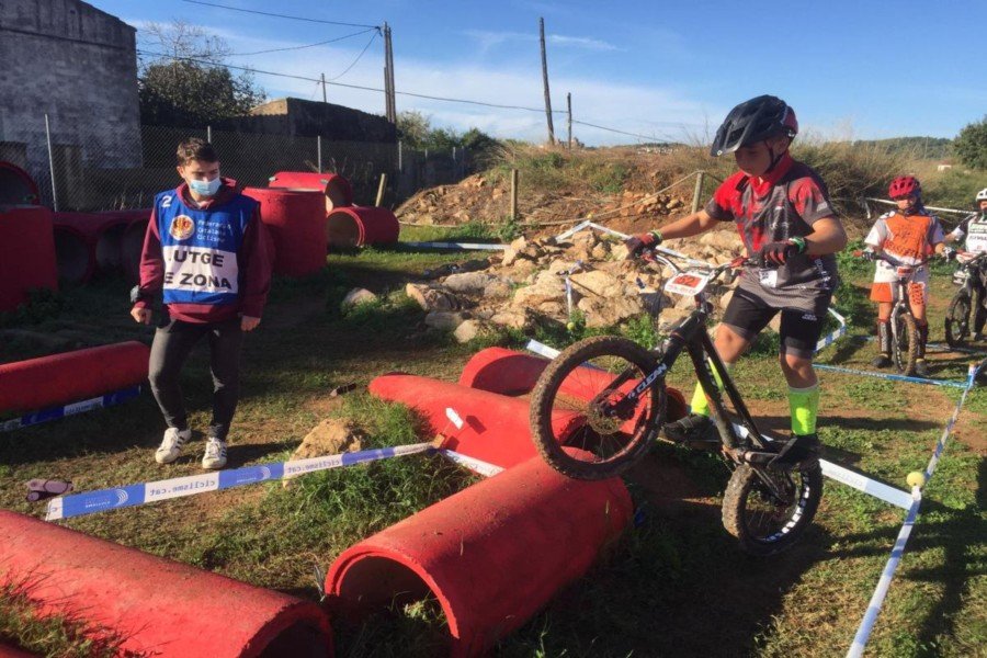 El cartagenero Luis Manuel Martínez queda subcampeón en el campeonato de España de trial bici 1 El cartagenero Luis Manuel Martínez queda subcampeón en el campeonato de España de trial bici