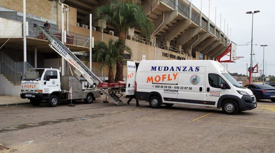 Mudanzas Mofly colabora en la renovación del palco 1 Mudanzas Mofly colabora en la renovación del palco