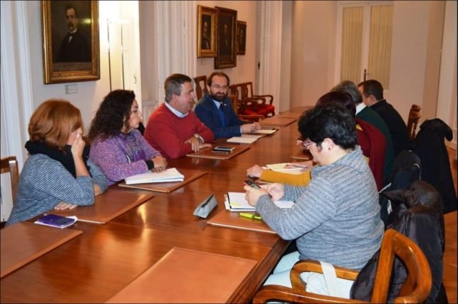 MC exige convocar el Consejo de Salud del Área II para conocer la situación de nuestros hospitales ante el incremento de los contagios 1 Comision Paritaria de Sanidad diciembre 2016 1024x681 1