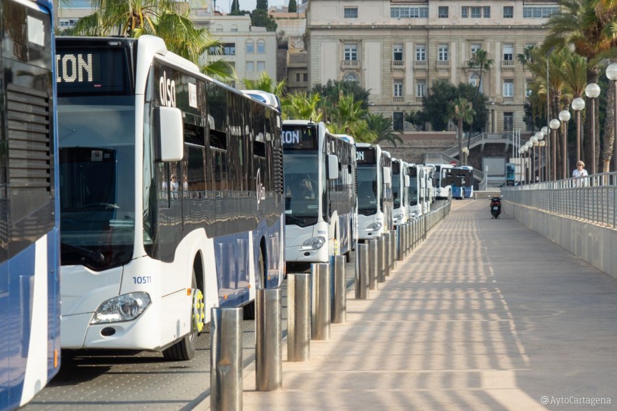El Ayuntamiento renueva la quinta parte de los autobuses urbanos con diez unidades menos contaminantes y más eficientes
