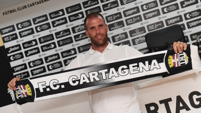 Ortuño: “El Cartagena tiene jugadores importantes que me pueden ayudar y yo a ellos”