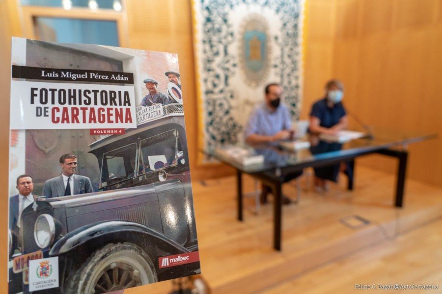 El cronista Luis Miguel Pérez Adán publica el cuarto libro de Fotohistoria de Cartagena 1 El cronista Luis Miguel Pérez Adán publica el cuarto libro de Fotohistoria de Cartagena