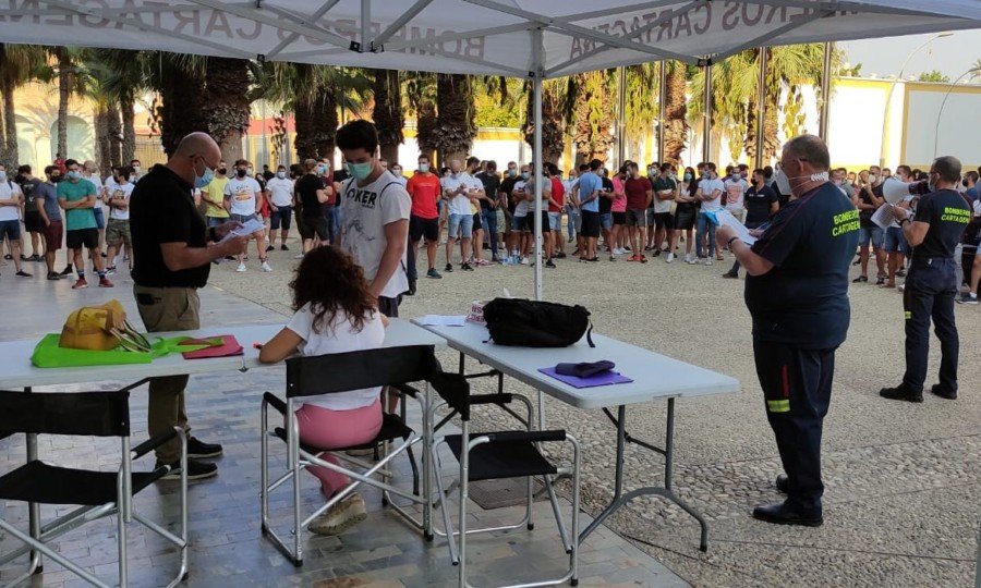 Más de 400 aspirantes inician las oposiciones a Bombero en Cartagena 1 Más de 400 aspirantes inician las oposiciones a Bombero en Cartagena