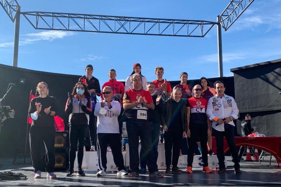 Los estadounidenses Hubert Ford y Hannah Helrich se imponen en la 'Carrera 4K Santos Cartagena' 1 Los estadounidenses Hubert Ford y Hannah Helrich se imponen en la ‘Carrera 4K Santos Cartagena’