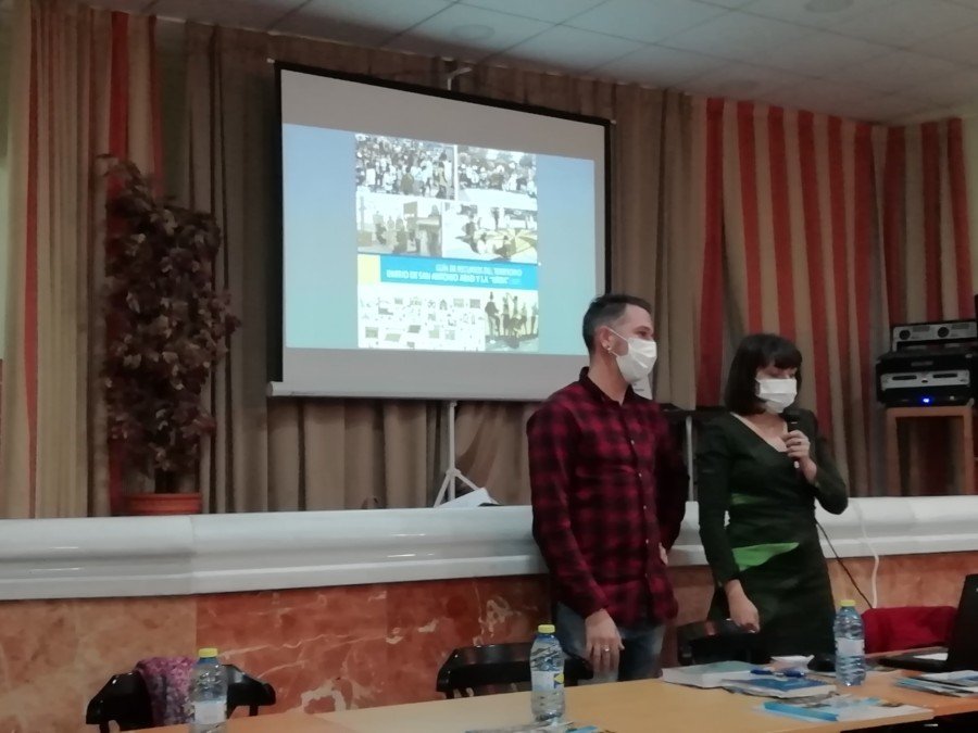 La coordinadora del Barrio de San Antón y la Urban¡zación Mediterráneo presenta una guía de recursos 1 La coordinadora del Barrio de San Antón y la Urban¡zación Mediterráneo presenta una guía de recursos