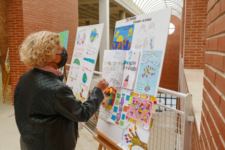 Los niños y niñas recrean sus inquietudes y retos de futuro en la exposición ‘Voces de la Infancia’ 1 Los niños y niñas recrean sus inquietudes y retos de futuro en la exposición ‘Voces de la Infancia’