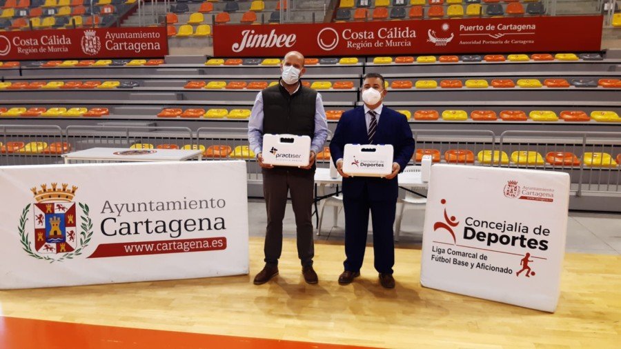 Centro Médico Practiser entrega cuatro botiquines sanitarios para la Liga de Fútbol Aficionado del Ayuntamiento de Cartagena 1 Centro Médico Practiser entrega cuatro botiquines sanitarios para la Liga de Fútbol Aficionado del Ayuntamiento de Cartagena