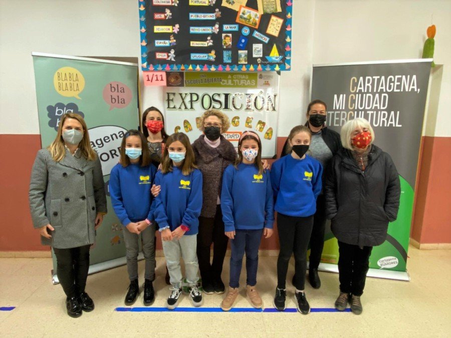 Alumnos de quinto de Primaria ofrecen su visión sobre la diversidad con una exposición en el CEIP Virginia Pérez 1 Alumnos de quinto de Primaria ofrecen su visión sobre la diversidad con una exposición en el CEIP Virginia Pérez
