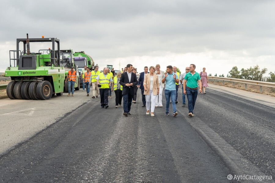 Inicio de las obras de reparaci�n de la carretera de La Aljorra